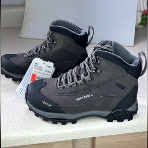 NWT Baffin Men's Hiking Boots - Black and Gray